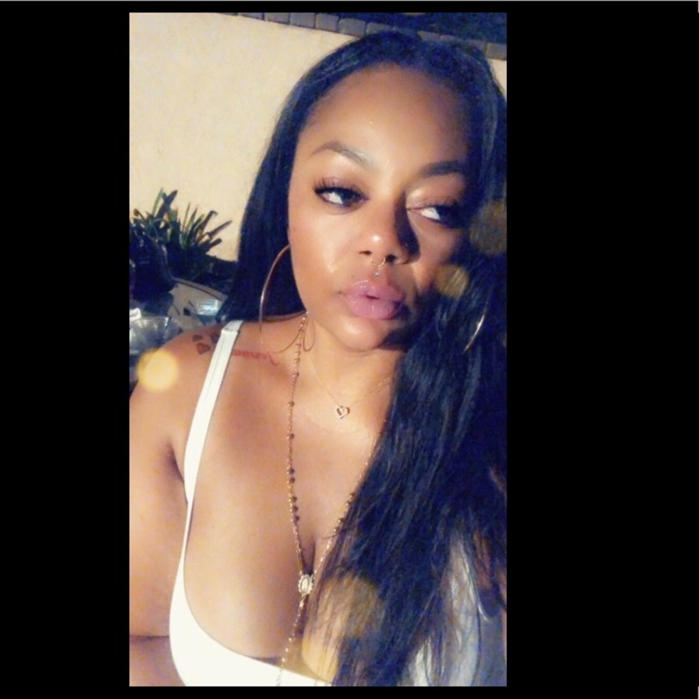 Meet your Posher, Nikki